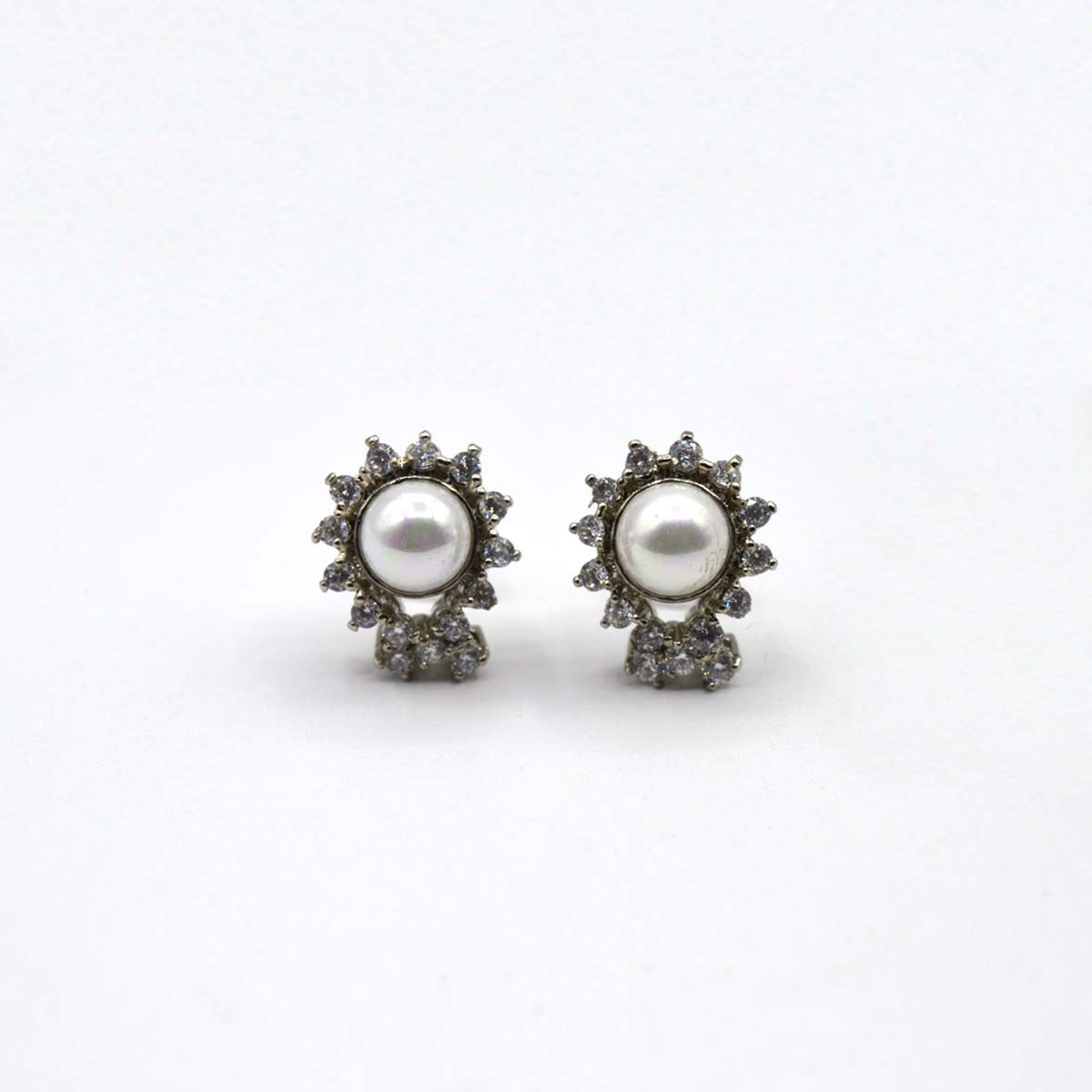 Zephyr Pearl Sparkle Earrings