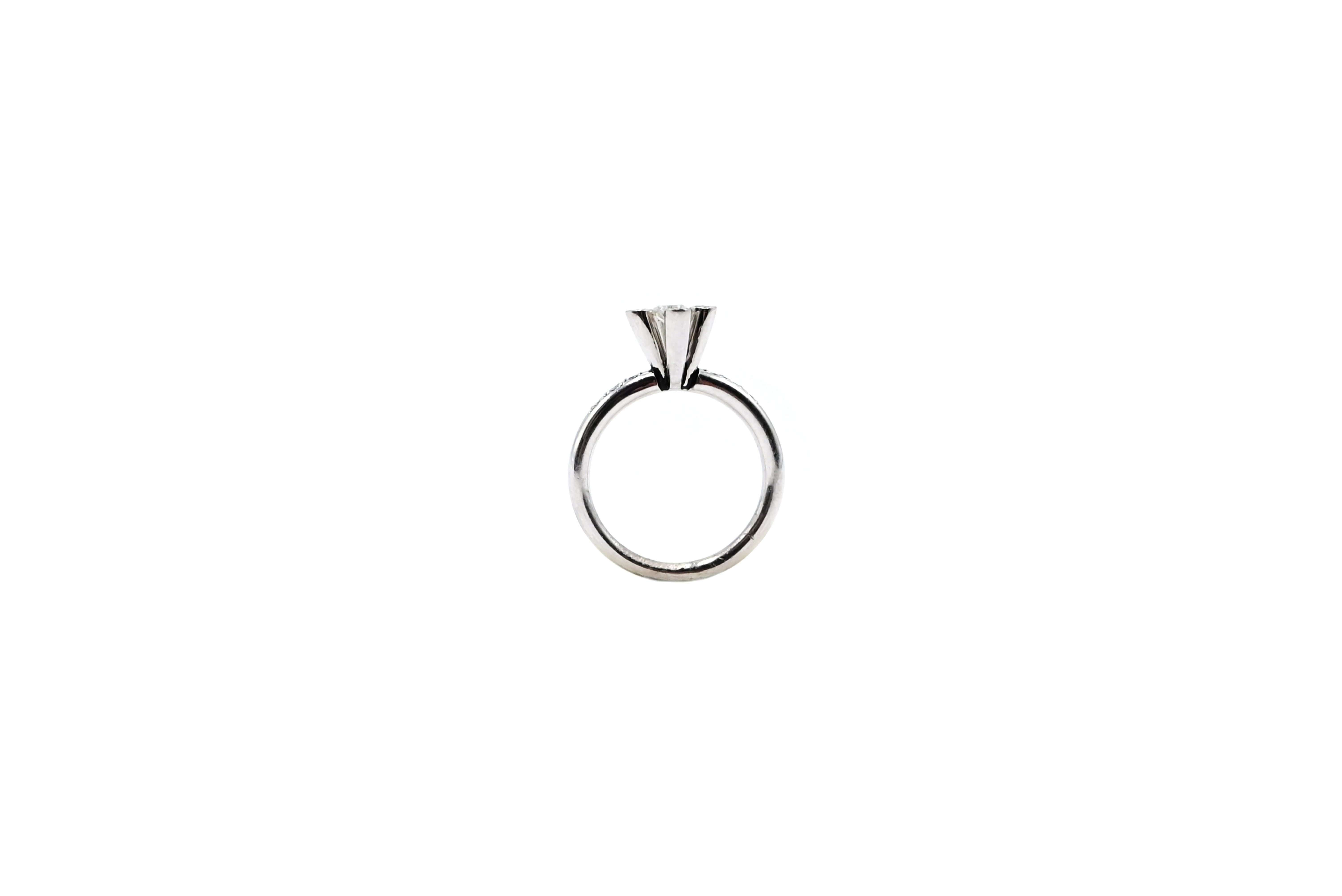 Almas Rind Radiant Cross Ring – Almas Jewellers