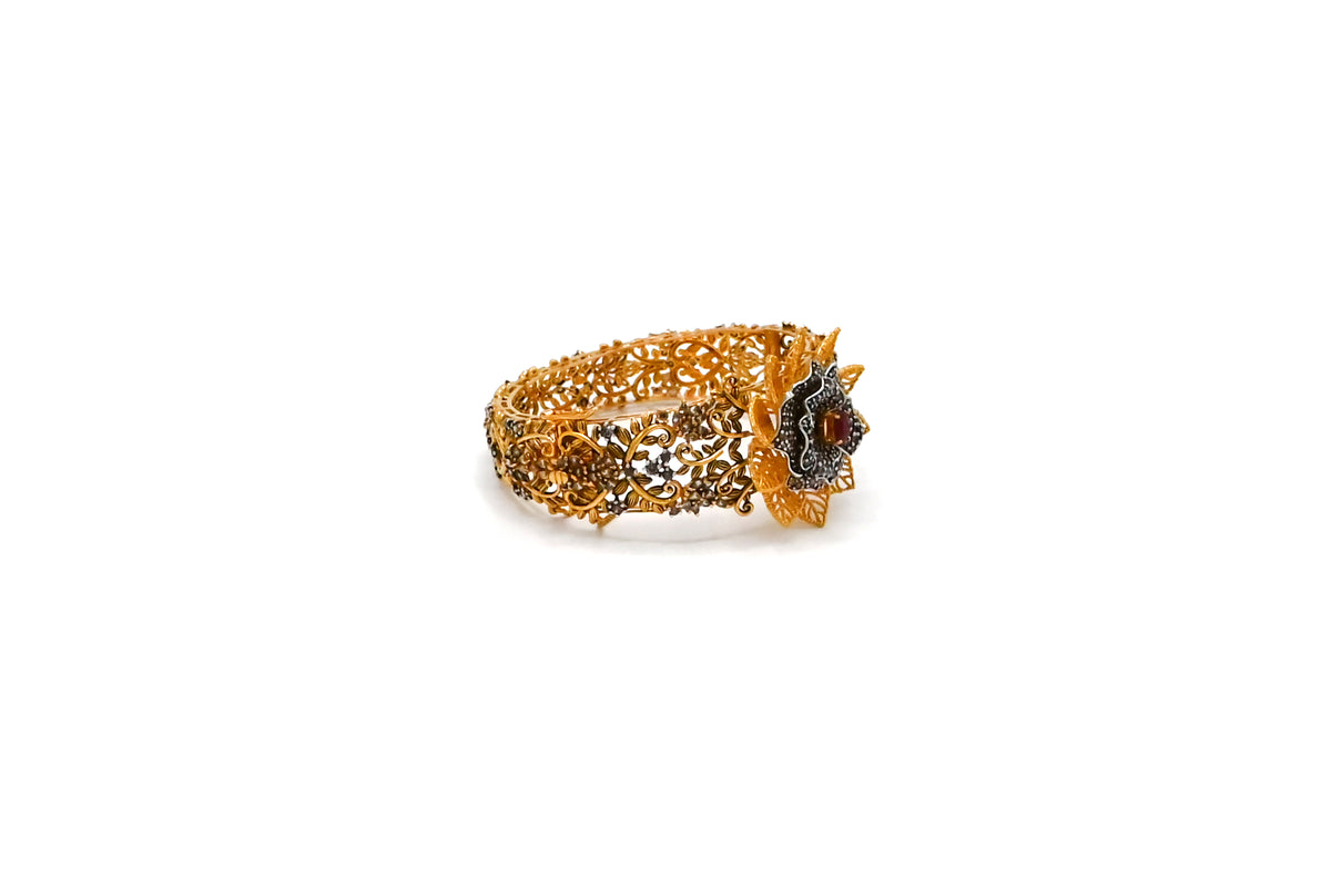 Grand Floral Bracelet